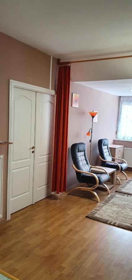 Venusz Apartman Cserkeszolo Exterior photo