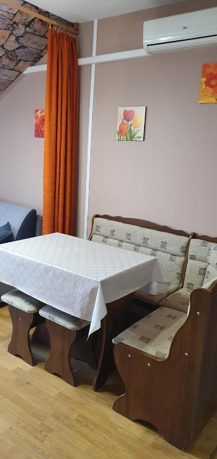Venusz Apartman Cserkeszolo Exterior photo